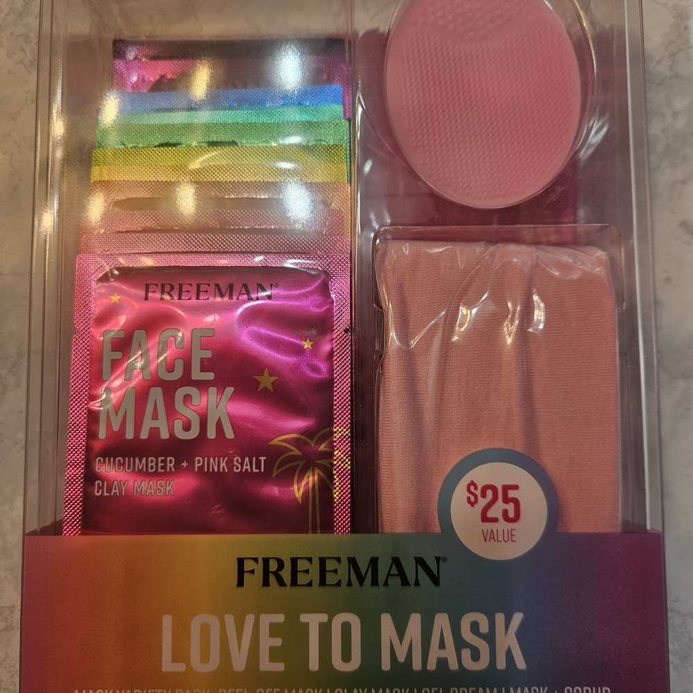 FREEMAN Love To Mask Face Mask Set - Pink Packaging